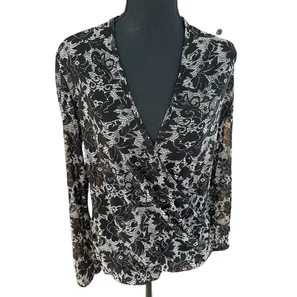 INC International Concepts black/ivory faux wrap style top size M.